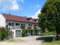 holmerhof-bauernhof-wiesenfelden-landkreis-straubing-ansicht-klein holmerhof-bauernhof-wiesenfelden-landkreis-straubing-ansicht-klein